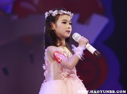 娱乐吃瓜酱小孩唱歌,娱乐吃瓜酱小孩惊艳献唱,萌态可掬引网友热议